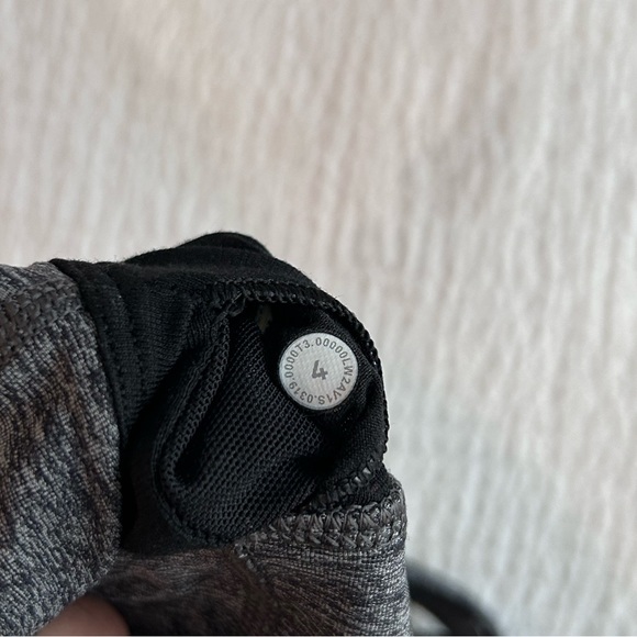 Lululemon Heathered Gray/Black Energy Bra Long Line - Picture 3 of 5